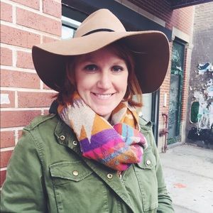 Meet your Posher, Hannah